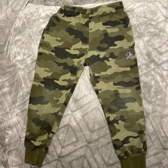 Champion Long Sleeve Black Shirt with Army print with Champion Army Sweat Pants - Picture 14 of 16